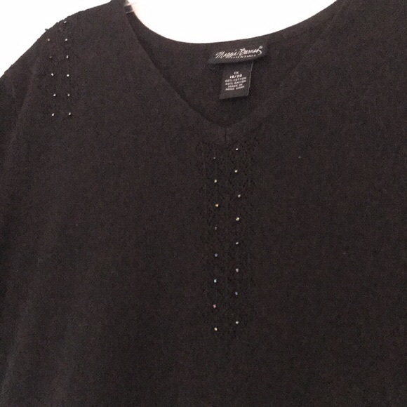 Maggie Barnes Essentials Black Tee With Mini Beads - Picture 2 of 15